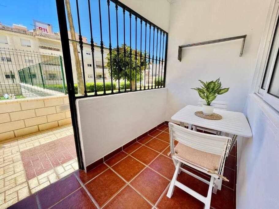 Coqueto apartamento en Nerja junto a la Playa Torrecilla Exterior foto